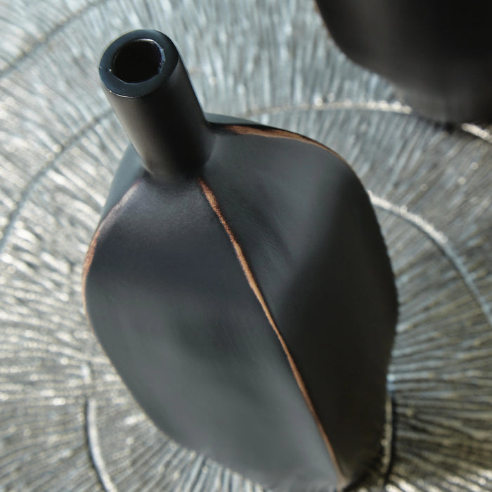 Rhaveney Vase